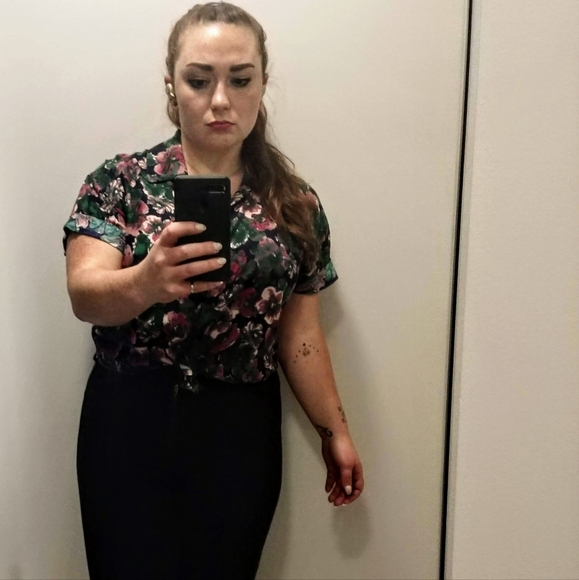 Meet your Posher, Breanna - Picture 9 of 12